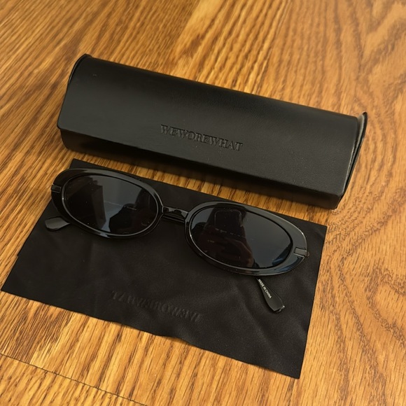 WeWoreWhat The Beach Sunglasses in Black & Smoke Mono - Picture 6 of 9